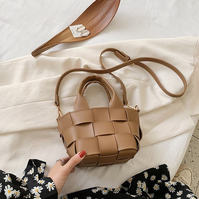 2021 Fashion Weave Small Tote Bucket Bag